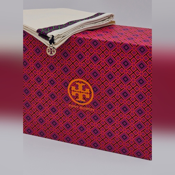 TORY‎ BURCH Size 5 Equestrian Link Chelsea Ankle Leather Boot - Picture 8 of 9